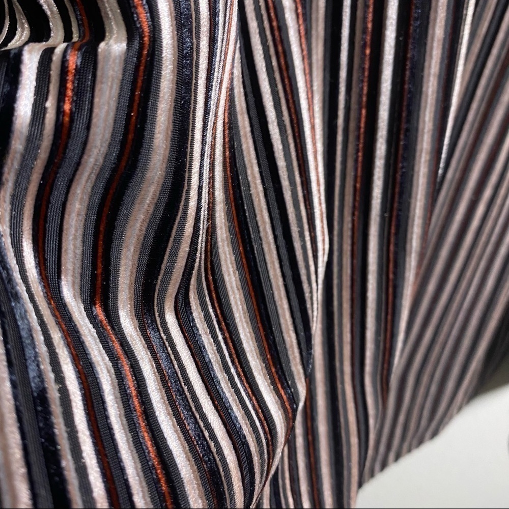 The Korner Velvet Striped Mock Neck Top Small NWT Black Burgundy Silver - Picture 4 of 13